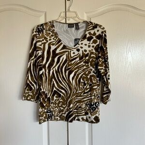 Additions by Chico’s animal spots V neck 3/4 sleeve Tee shirt size 2 Large
